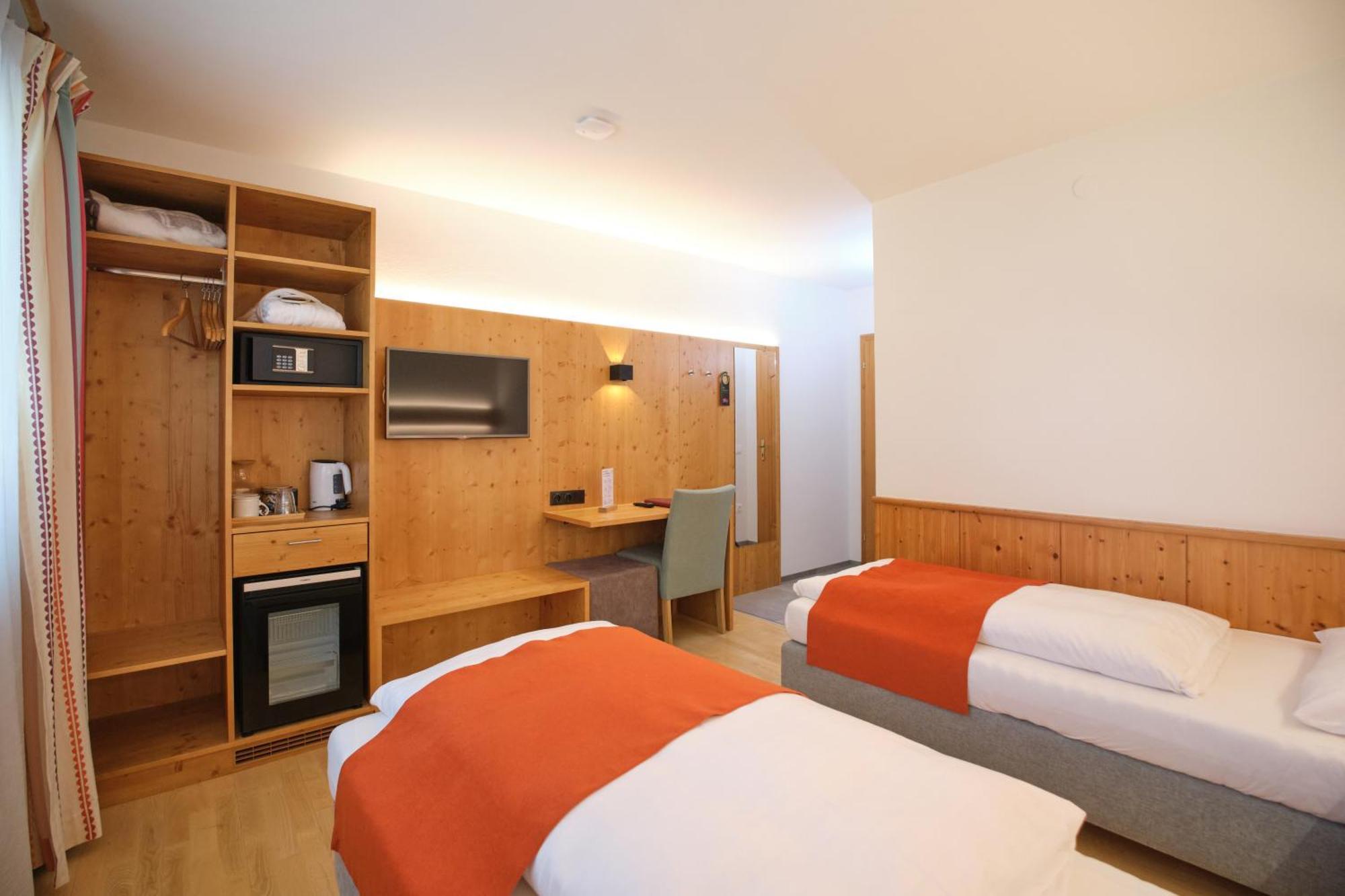 Santner, Hotel Ойгендорф Экстерьер фото